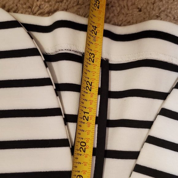 Amanda + Chelsea, Ruched Crop Sleeve, lightweight jacket, Size 12 - Picture 5 of 7